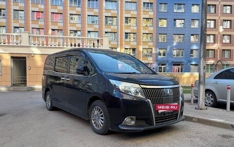 Toyota Esquire I, 2015 год, 1 850 000 рублей, 2 фотография