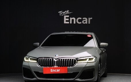 BMW 5 серия, 2021 год, 3 643 000 рублей, 3 фотография