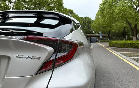 Toyota C-HR I рестайлинг, 2021 год, 1 610 000 рублей, 7 фотография
