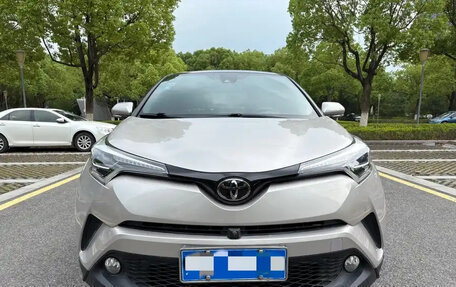 Toyota C-HR I рестайлинг, 2021 год, 1 610 000 рублей, 2 фотография