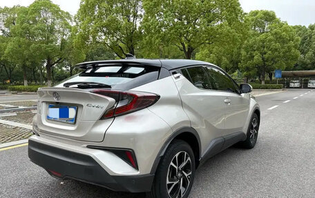 Toyota C-HR I рестайлинг, 2021 год, 1 610 000 рублей, 6 фотография