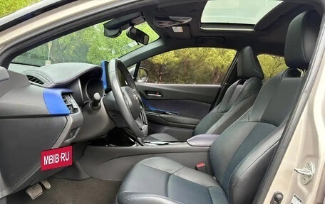 Toyota C-HR I рестайлинг, 2021 год, 1 610 000 рублей, 8 фотография