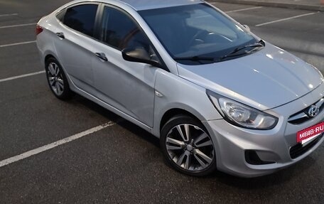 Hyundai Solaris II рестайлинг, 2013 год, 470 000 рублей, 3 фотография