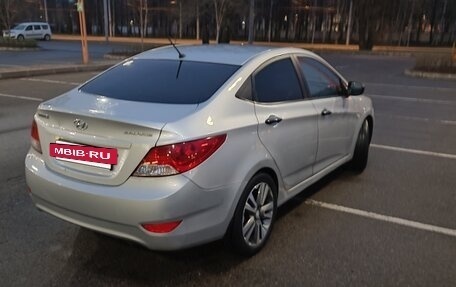 Hyundai Solaris II рестайлинг, 2013 год, 470 000 рублей, 5 фотография