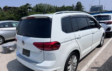 Volkswagen Touran III, 2016 год, 1 388 000 рублей, 4 фотография