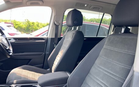 Volkswagen Touran III, 2016 год, 1 388 000 рублей, 9 фотография