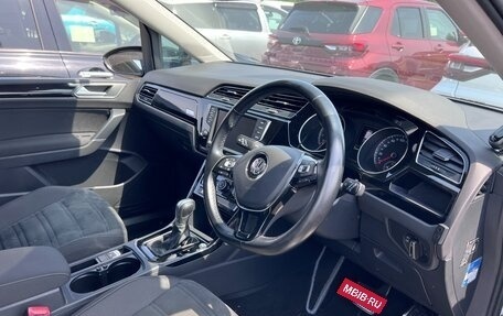 Volkswagen Touran III, 2016 год, 1 388 000 рублей, 6 фотография
