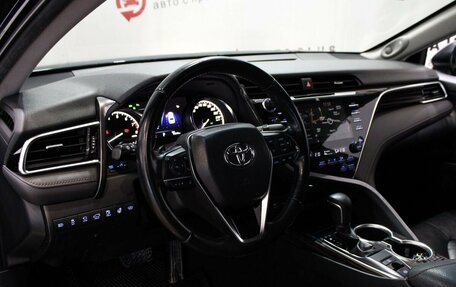 Toyota Camry, 2019 год, 3 229 000 рублей, 10 фотография
