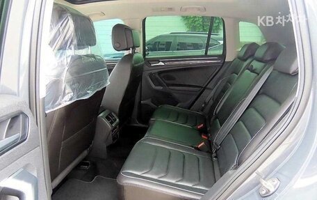 Volkswagen Tiguan II, 2021 год, 2 899 800 рублей, 6 фотография