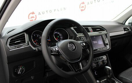Volkswagen Tiguan II, 2017 год, 2 139 000 рублей, 10 фотография