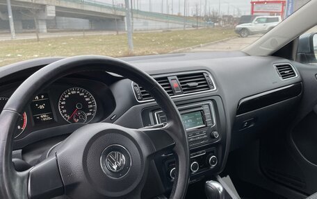 Volkswagen Jetta VI, 2011 год, 894 000 рублей, 10 фотография