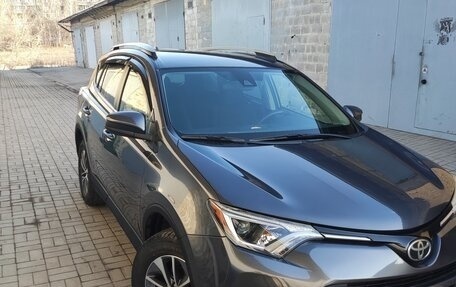 Toyota RAV4, 2017 год, 2 400 000 рублей, 2 фотография
