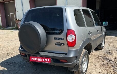 Chevrolet Niva I рестайлинг, 2017 год, 570 000 рублей, 3 фотография