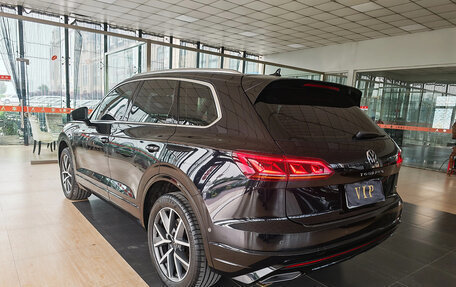 Volkswagen Touareg III, 2022 год, 5 726 000 рублей, 2 фотография