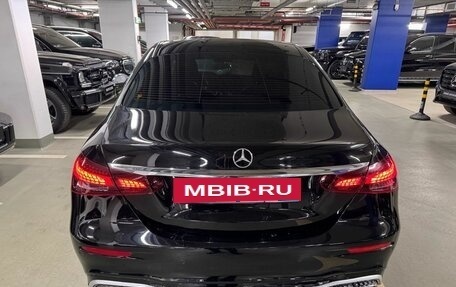 Mercedes-Benz E-Класс, 2022 год, 5 450 000 рублей, 6 фотография