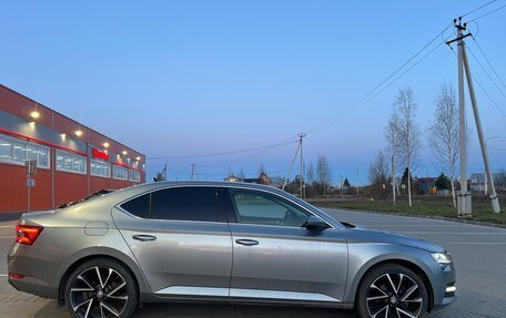 Skoda Superb III рестайлинг, 2019 год, 2 725 000 рублей, 3 фотография