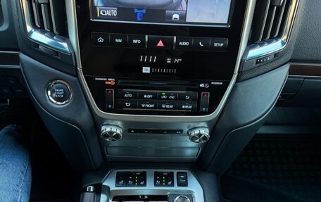 Toyota Land Cruiser 200, 2016 год, 4 650 000 рублей, 3 фотография