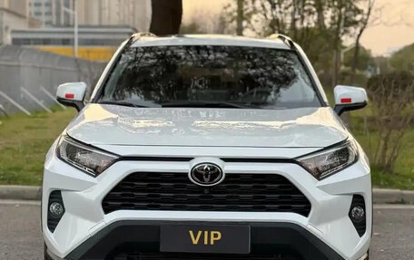 Toyota RAV4, 2021 год, 2 100 000 рублей, 2 фотография