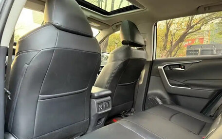 Toyota RAV4, 2021 год, 2 100 000 рублей, 4 фотография