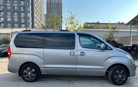 Hyundai Grand Starex Grand Starex I рестайлинг 2, 2016 год, 2 900 000 рублей, 7 фотография
