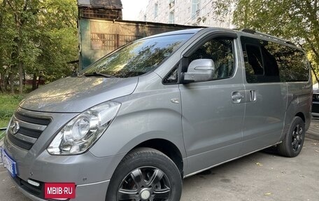 Hyundai Grand Starex Grand Starex I рестайлинг 2, 2016 год, 2 900 000 рублей, 3 фотография