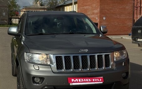 Jeep Grand Cherokee, 2011 год, 1 700 000 рублей, 2 фотография