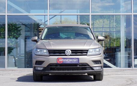 Volkswagen Tiguan II, 2018 год, 2 195 000 рублей, 2 фотография