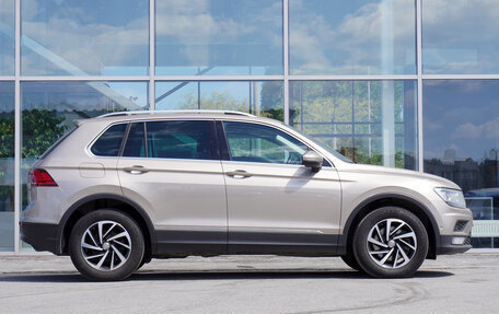 Volkswagen Tiguan II, 2018 год, 2 195 000 рублей, 4 фотография