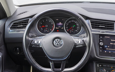 Volkswagen Tiguan II, 2018 год, 2 195 000 рублей, 12 фотография