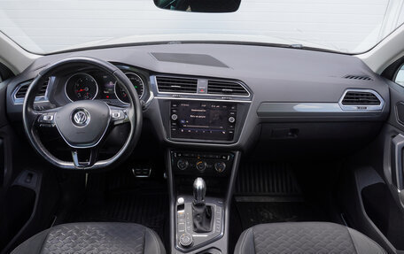 Volkswagen Tiguan II, 2018 год, 2 195 000 рублей, 11 фотография