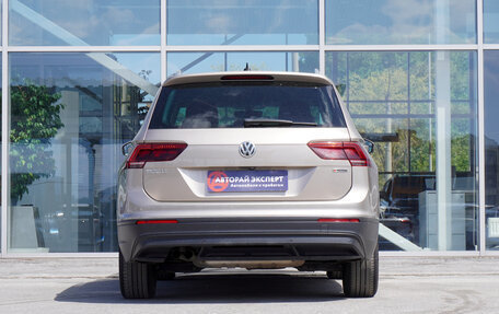 Volkswagen Tiguan II, 2018 год, 2 195 000 рублей, 6 фотография