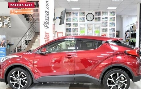 Toyota C-HR I рестайлинг, 2017 год, 1 399 000 рублей, 4 фотография
