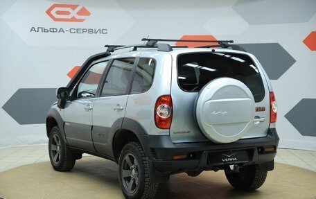 Chevrolet Niva I рестайлинг, 2018 год, 850 000 рублей, 7 фотография