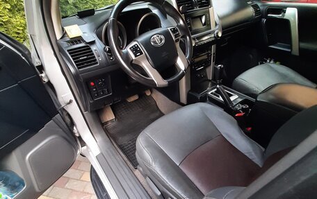 Toyota Land Cruiser Prado 150 рестайлинг 2, 2010 год, 3 200 000 рублей, 4 фотография