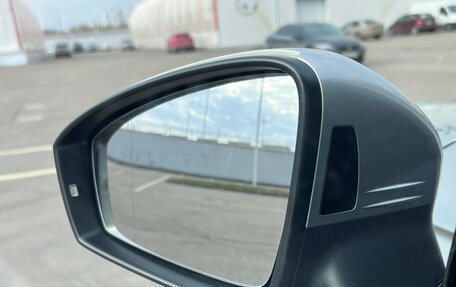 Volkswagen Tiguan II, 2018 год, 3 200 000 рублей, 10 фотография