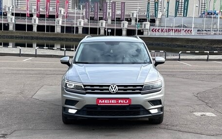 Volkswagen Tiguan II, 2018 год, 3 200 000 рублей, 2 фотография