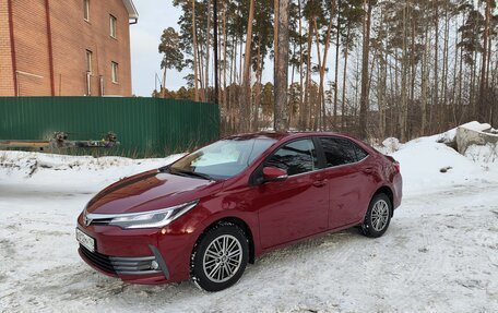 Toyota Corolla, 2018 год, 1 990 000 рублей, 2 фотография