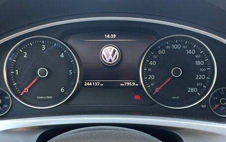 Volkswagen Touareg III, 2011 год, 2 000 000 рублей, 10 фотография