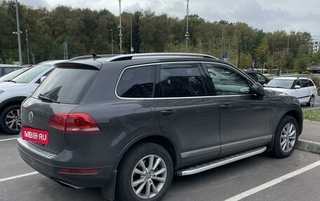 Volkswagen Touareg III, 2011 год, 2 000 000 рублей, 3 фотография