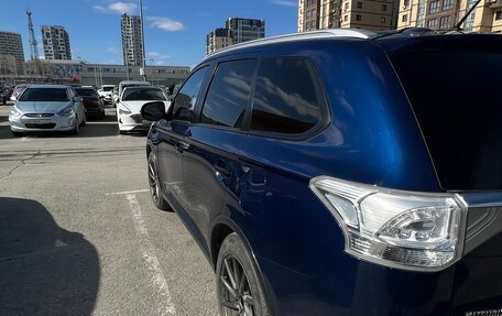 Mitsubishi Outlander III рестайлинг 3, 2014 год, 1 490 000 рублей, 4 фотография