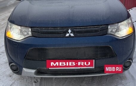 Mitsubishi Outlander III рестайлинг 3, 2014 год, 1 490 000 рублей, 6 фотография