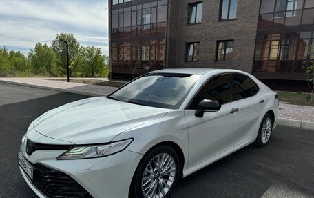 Toyota Camry, 2019 год, 2 950 000 рублей, 4 фотография