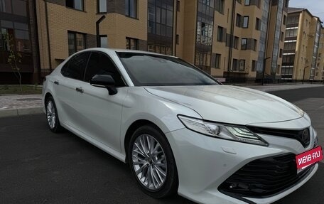 Toyota Camry, 2019 год, 2 950 000 рублей, 2 фотография