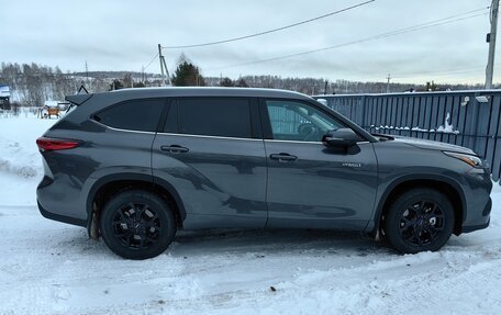 Toyota Highlander, 2021 год, 4 500 000 рублей, 2 фотография