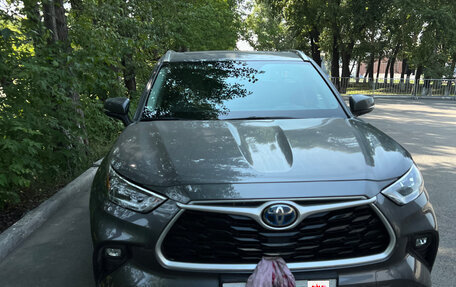 Toyota Highlander, 2021 год, 4 500 000 рублей, 6 фотография