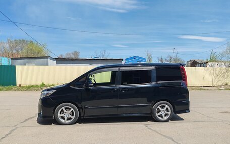 Toyota Noah III, 2014 год, 1 800 000 рублей, 4 фотография