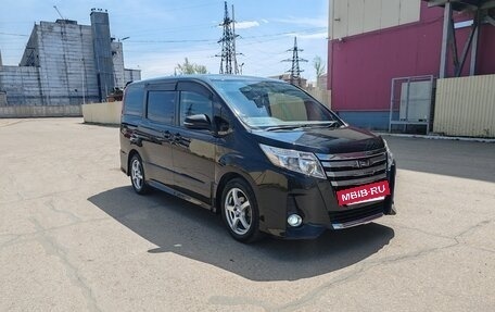 Toyota Noah III, 2014 год, 1 800 000 рублей, 2 фотография