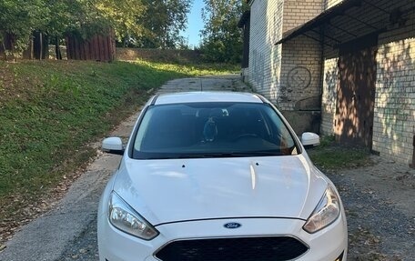 Ford Focus III, 2015 год, 1 050 000 рублей, 2 фотография