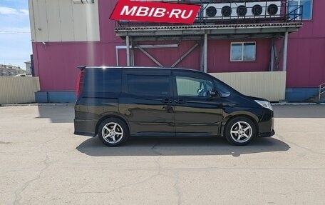 Toyota Noah III, 2014 год, 1 800 000 рублей, 9 фотография