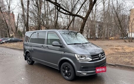 Volkswagen Multivan T6 рестайлинг, 2019 год, 5 300 000 рублей, 3 фотография